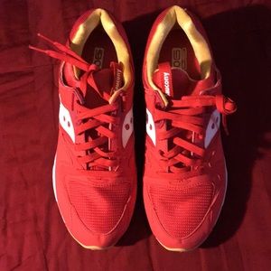 Saucony Grid 9000 gently used with no box